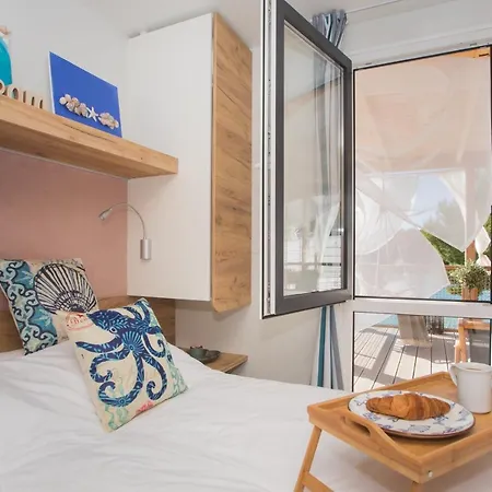 Апартаменты Mara's Coast - Amelia Пакоштане